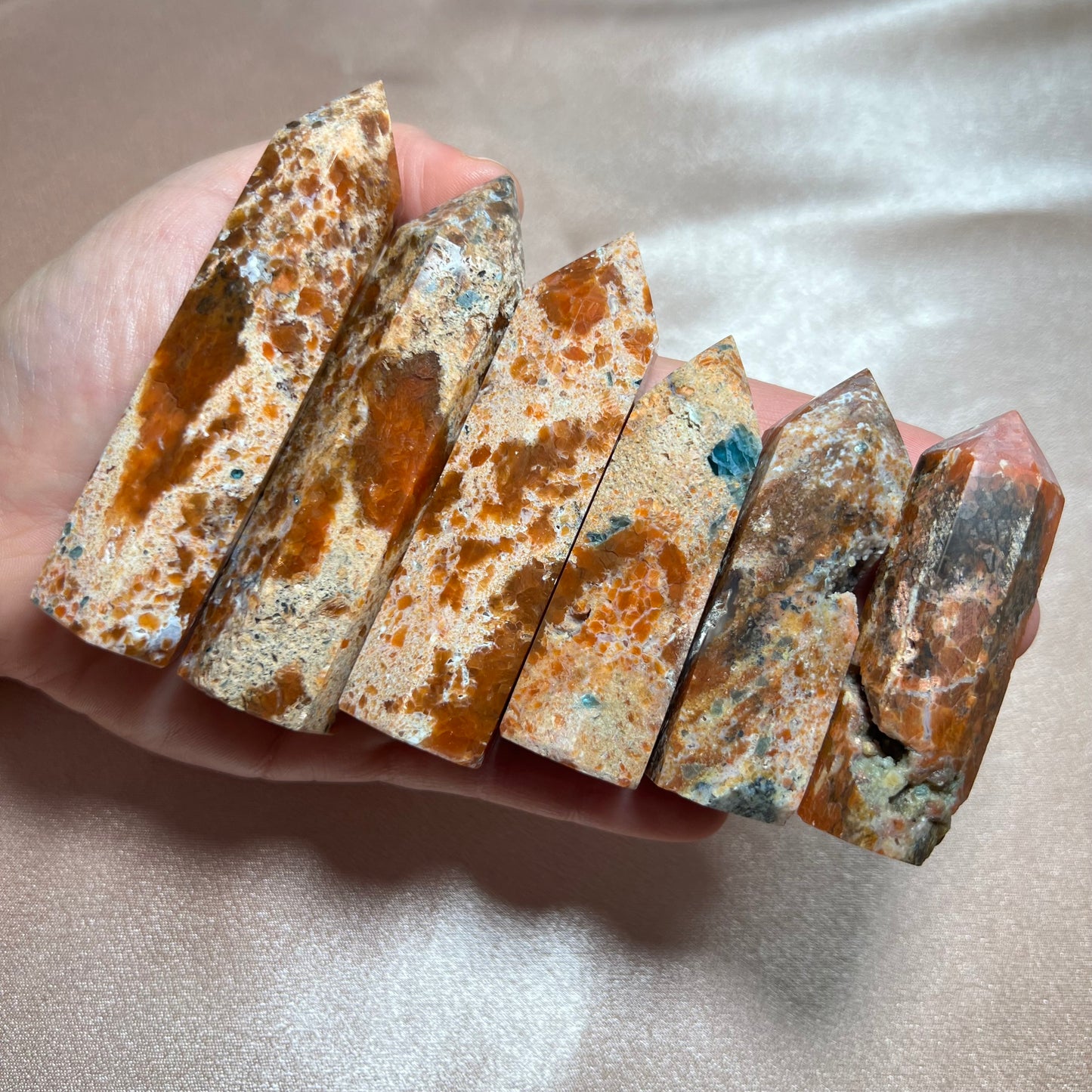 Torri in pietra del sole con apatite