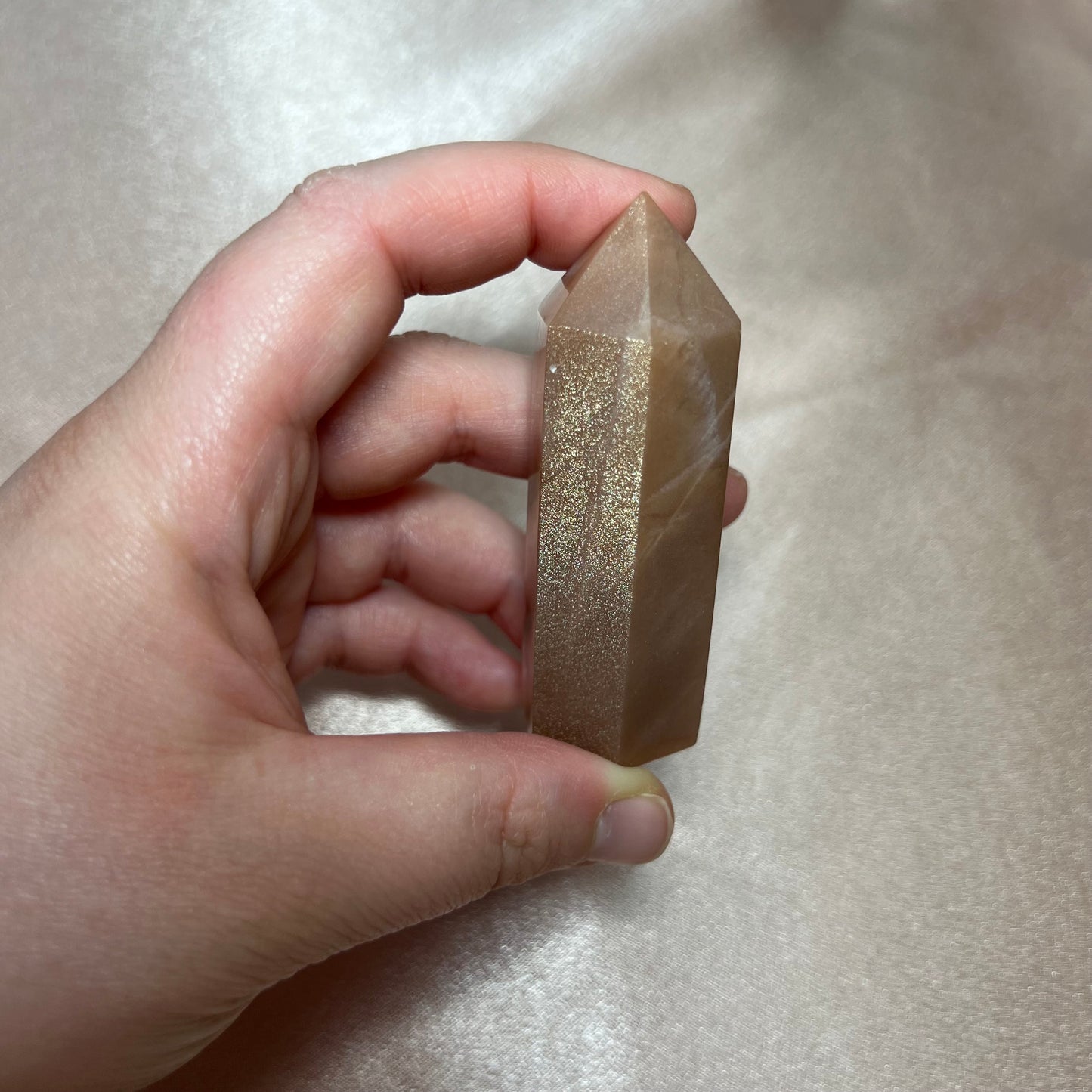 Torri in pietra di luna pesca