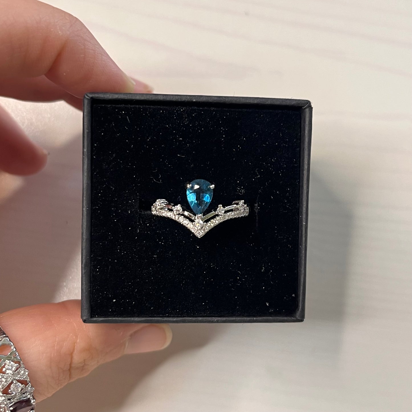 Anello in topazio (rame placcato argento)