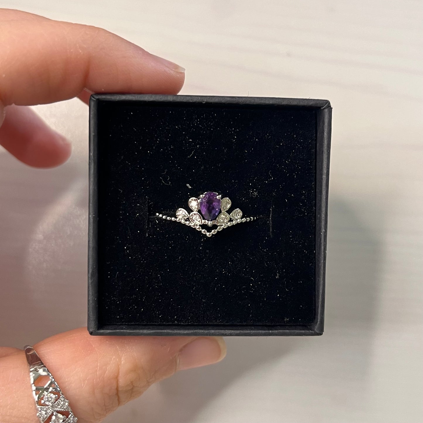 Anello in ametista (rame placcato argento)