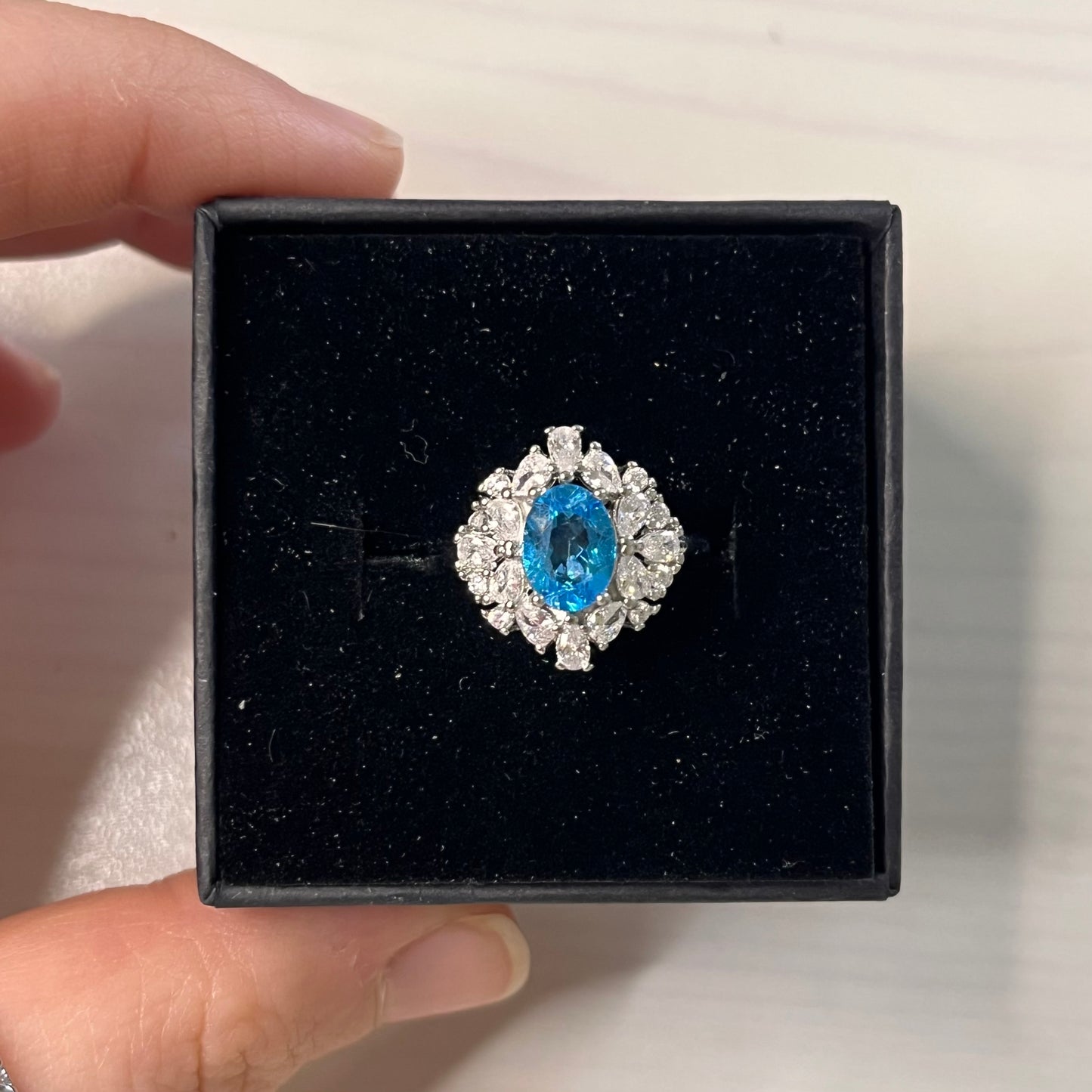 Anello in topazio e zirconi (rame placcato argento)