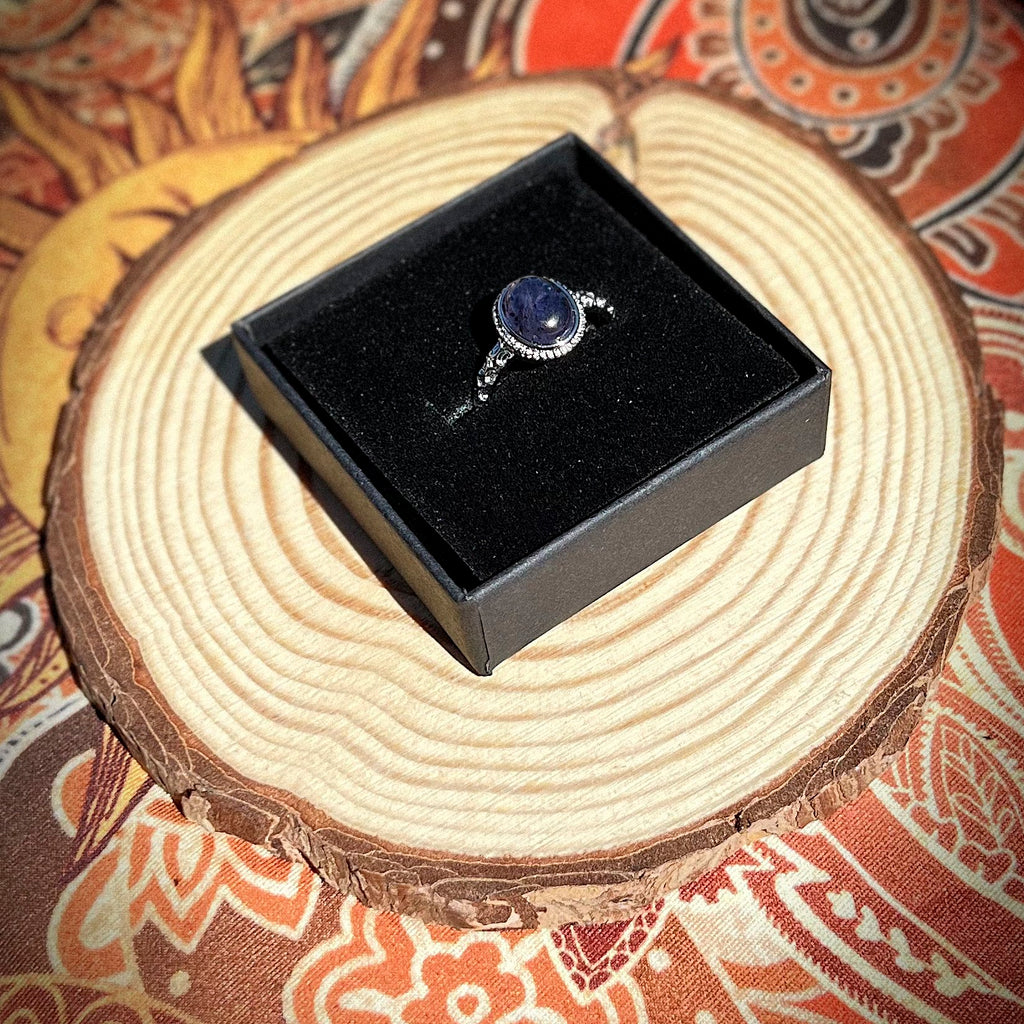 Anello in iolite