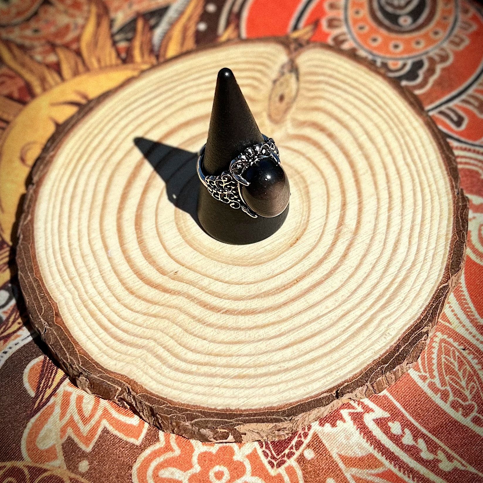 Anello in ossidiana argentata