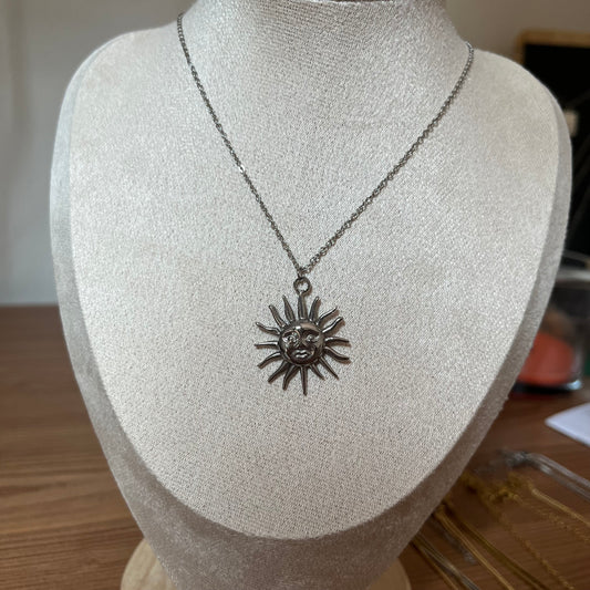 Collana I’m the Sun