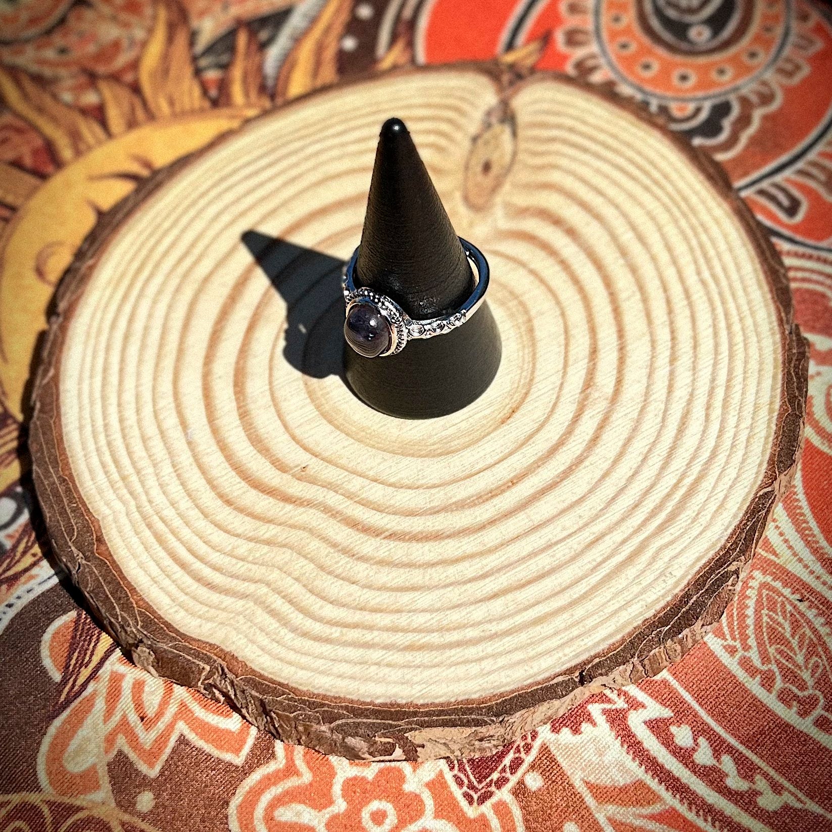 Anello in iolite