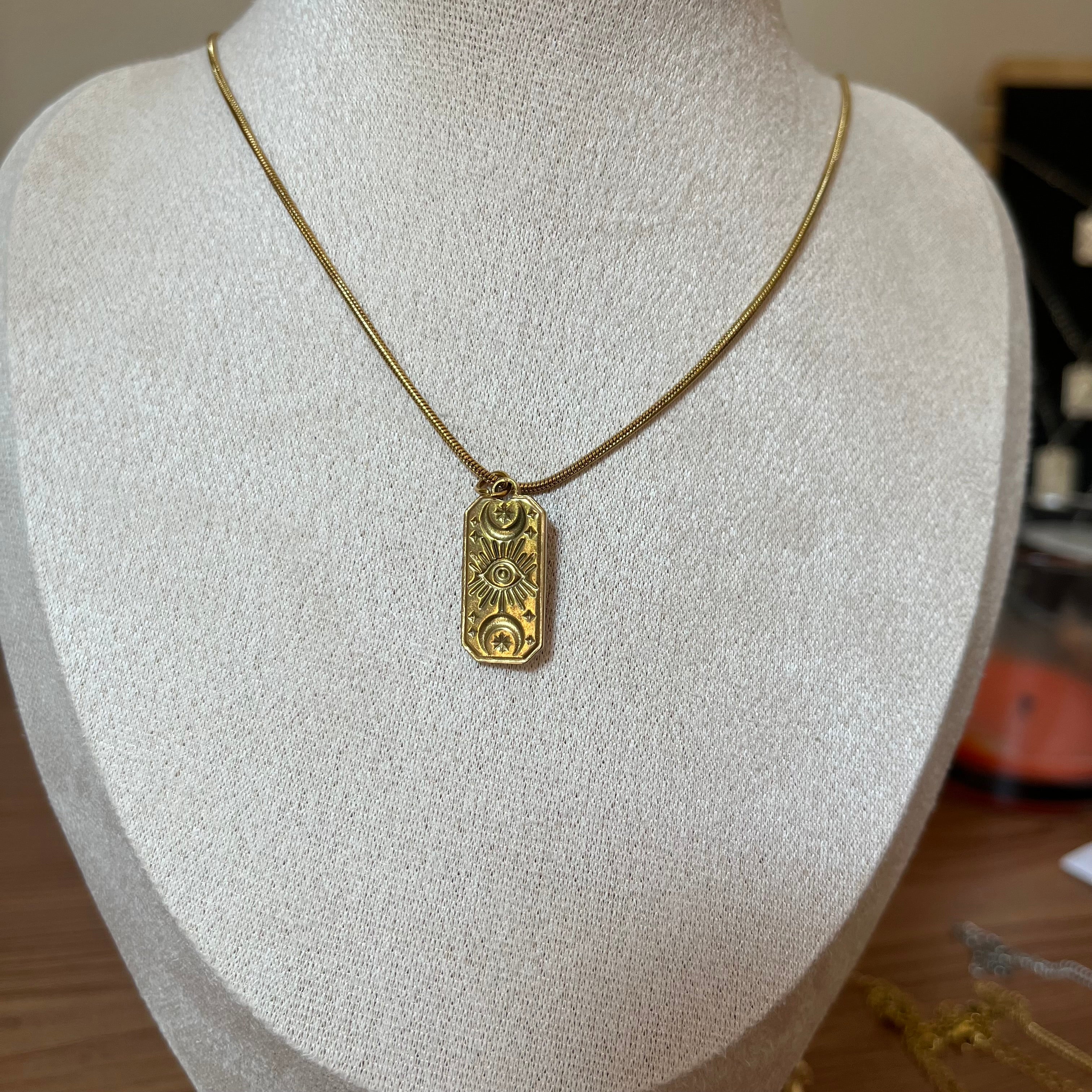 Collana Protection