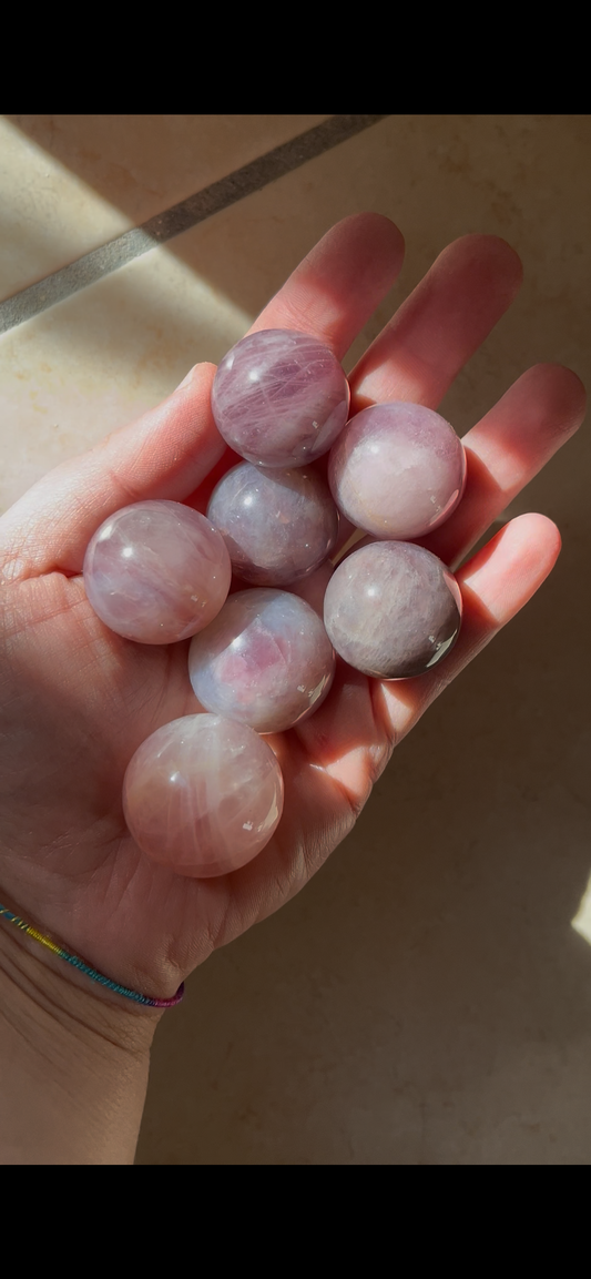 Sferette in quarzo rosa lavanda