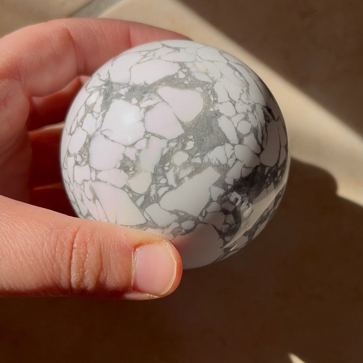Sfere in howlite