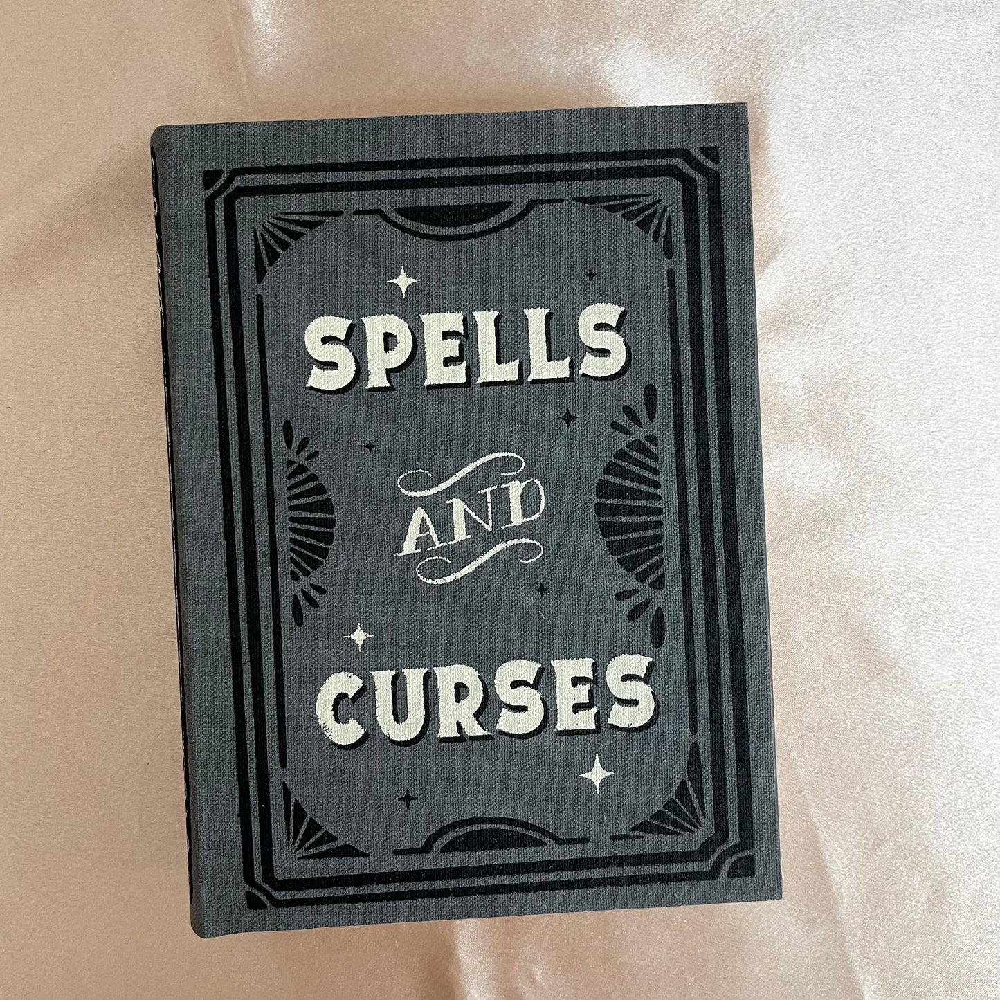 Libro porta oggetti spells and curses