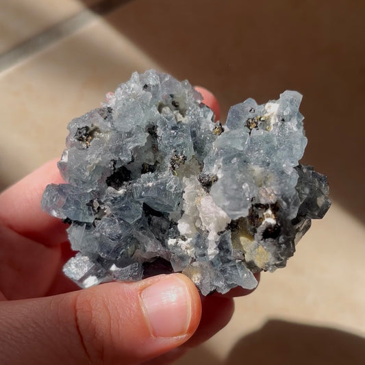 Specimen calcite blu con pirite