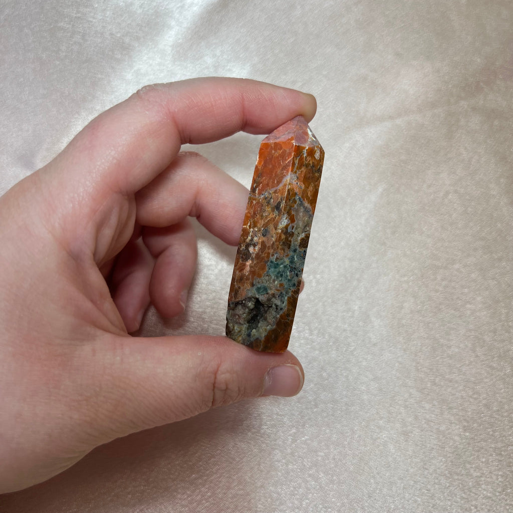 Torri in pietra del sole con apatite