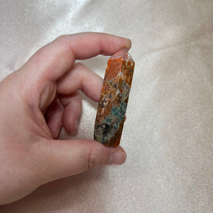 Torri in pietra del sole con apatite