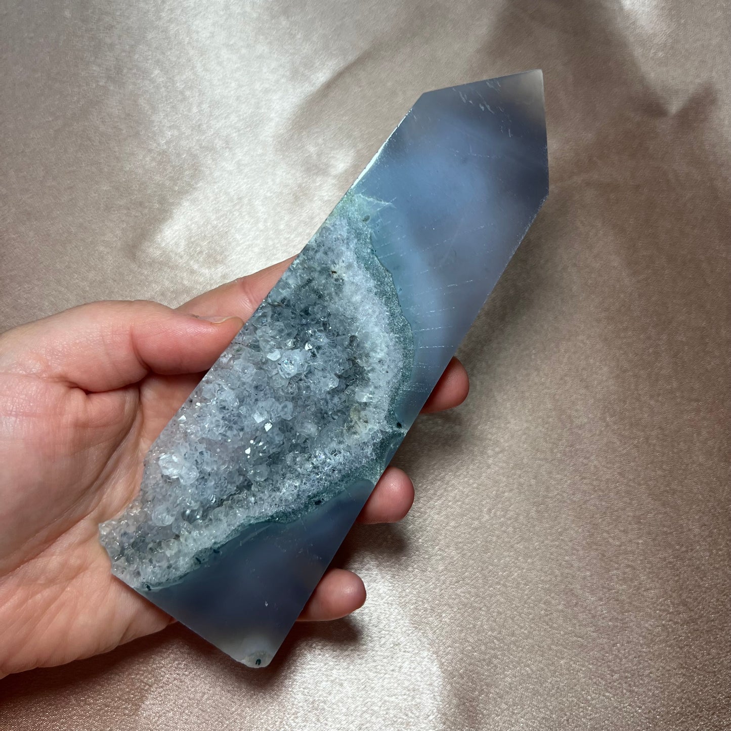 Torre in agata con drusa