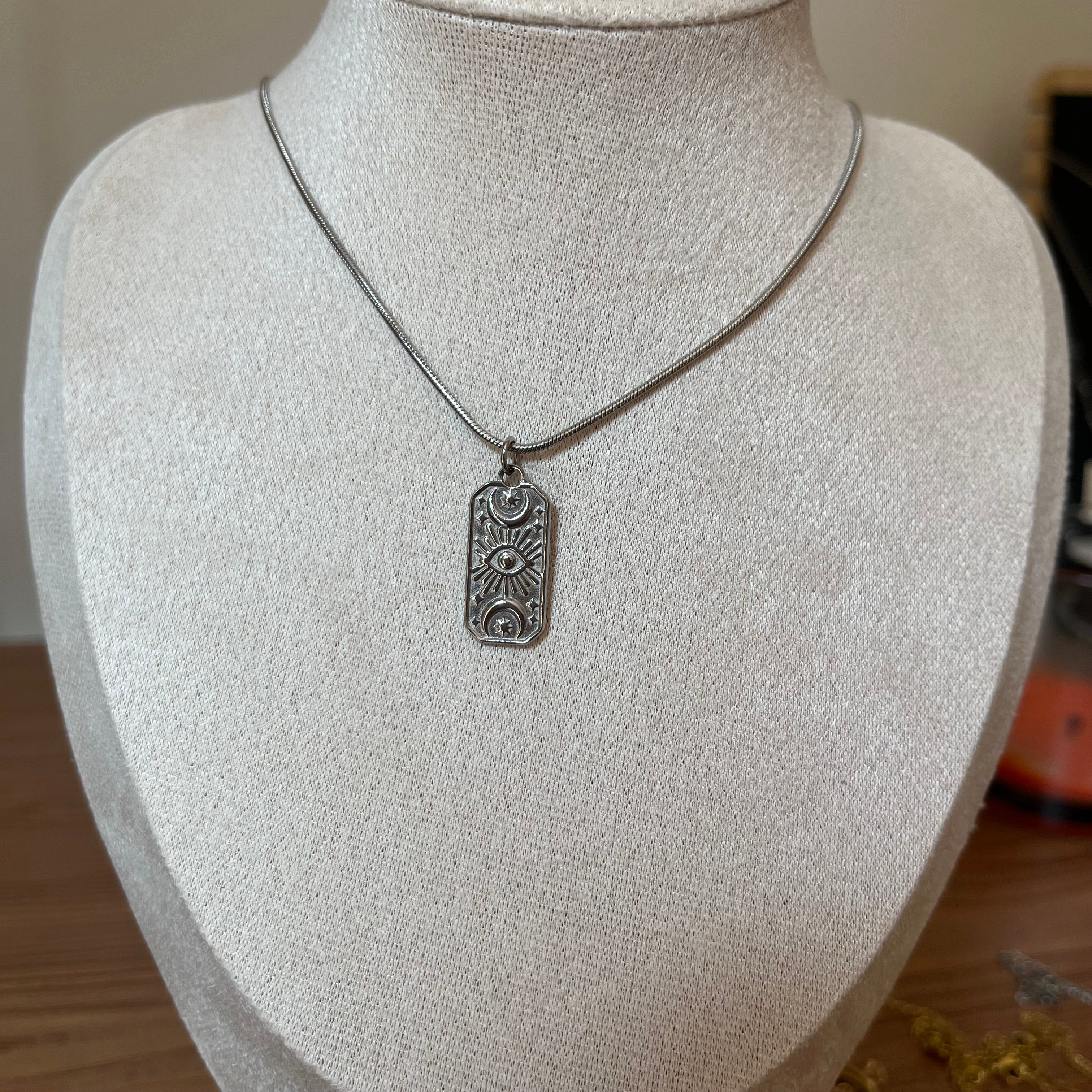 Collana Protection