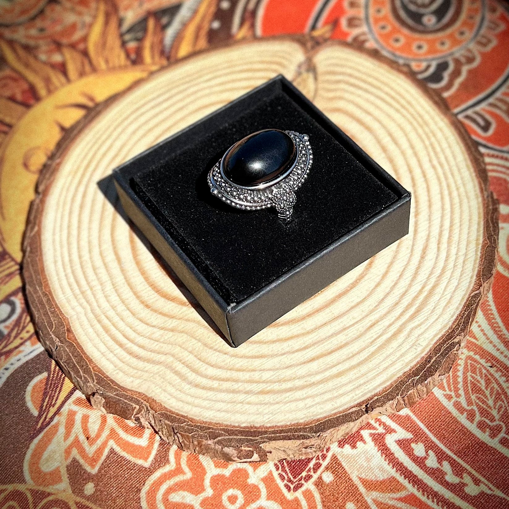 Anello in ossidiana nera