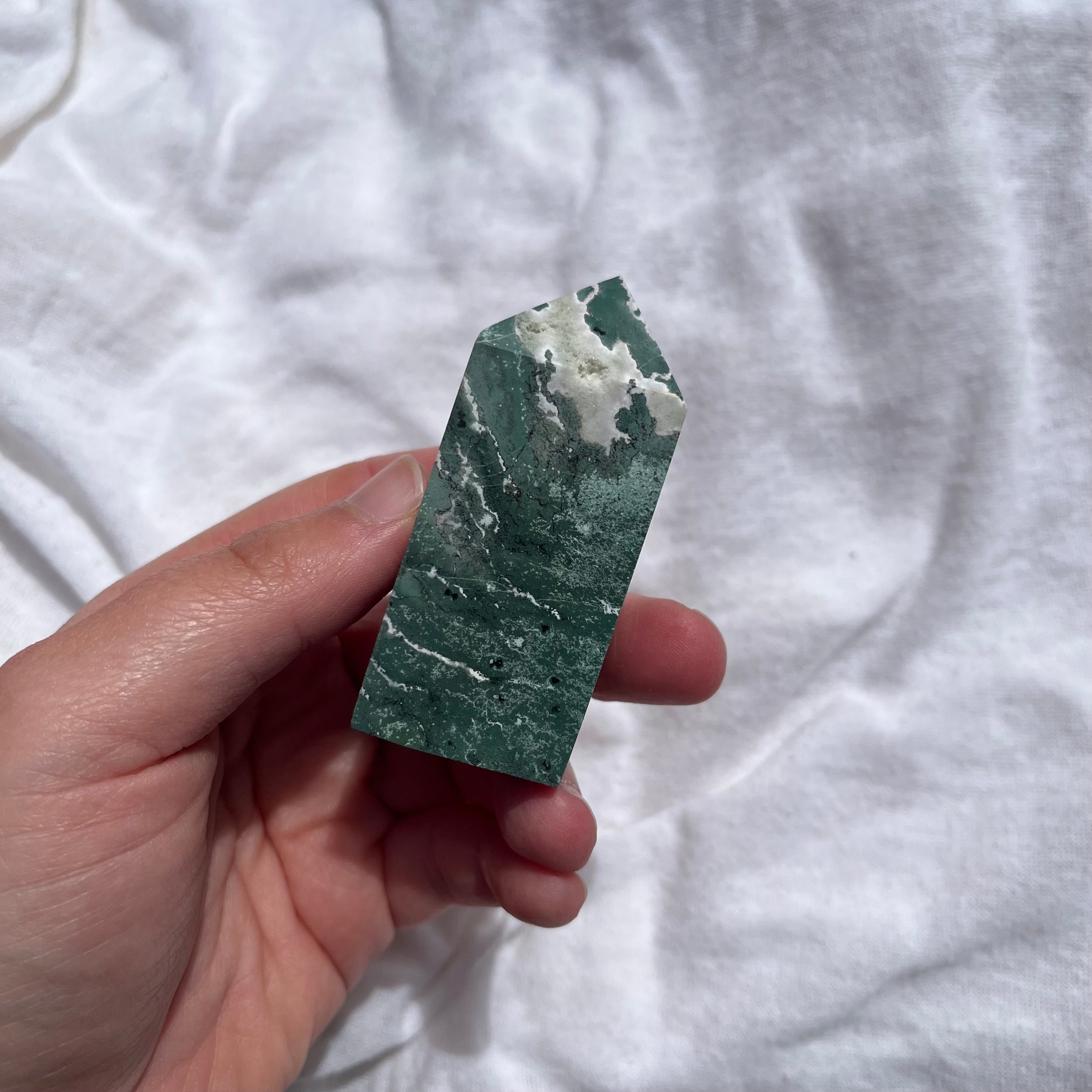 Obelischi in diaspro unicorno verde
