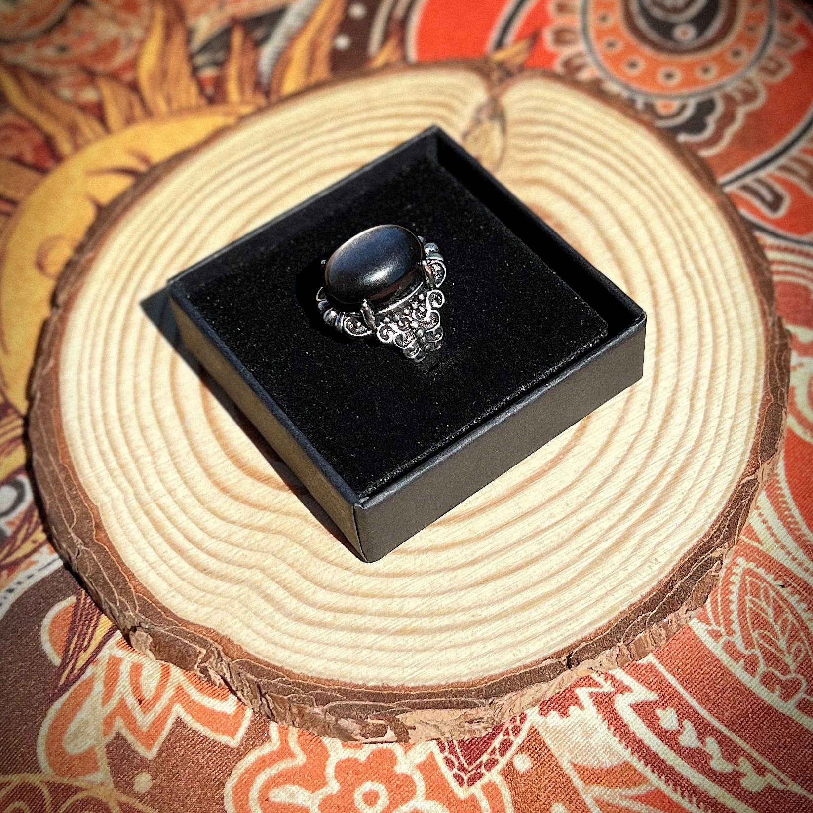 Anello in ossidiana argentata