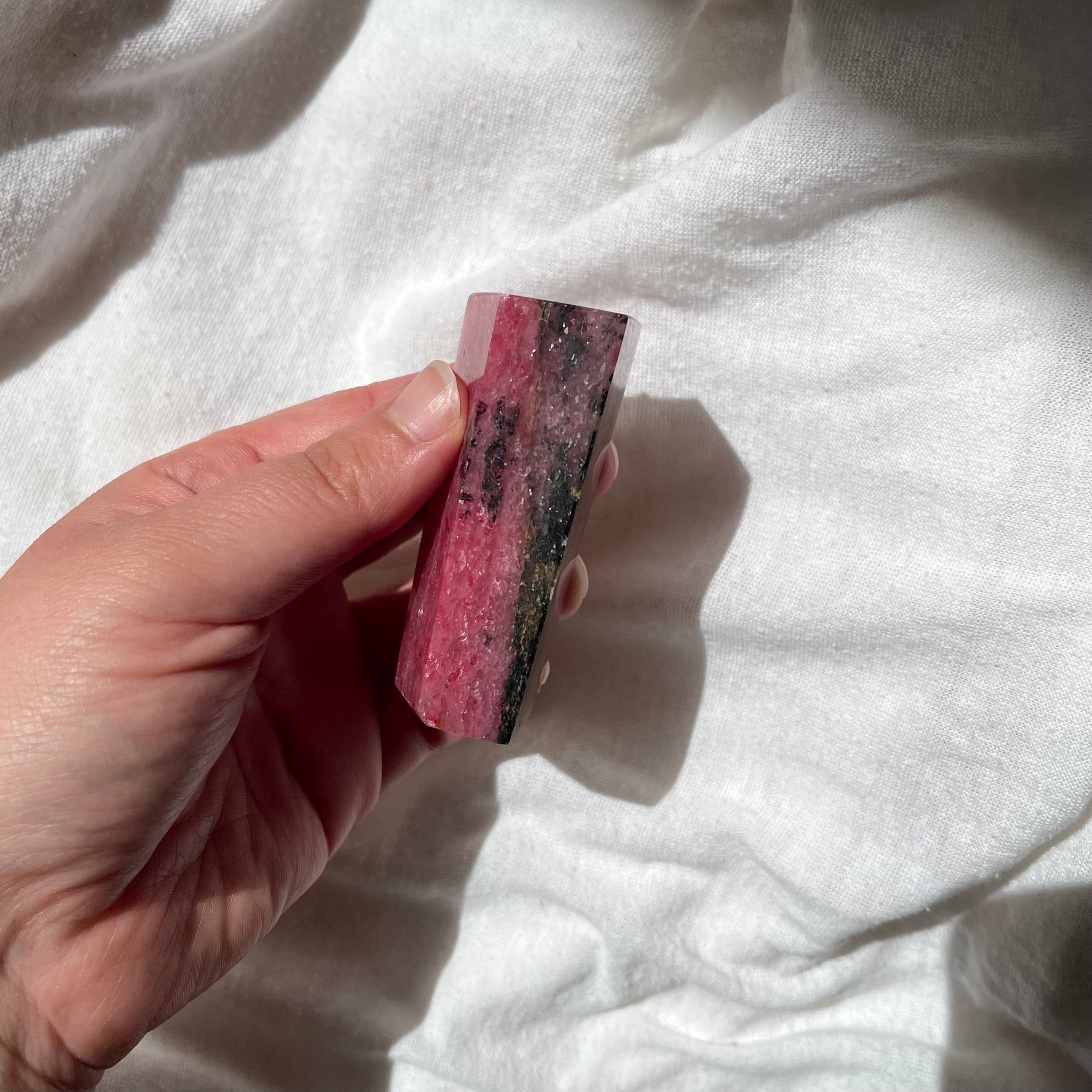 Freeform in rodonite
