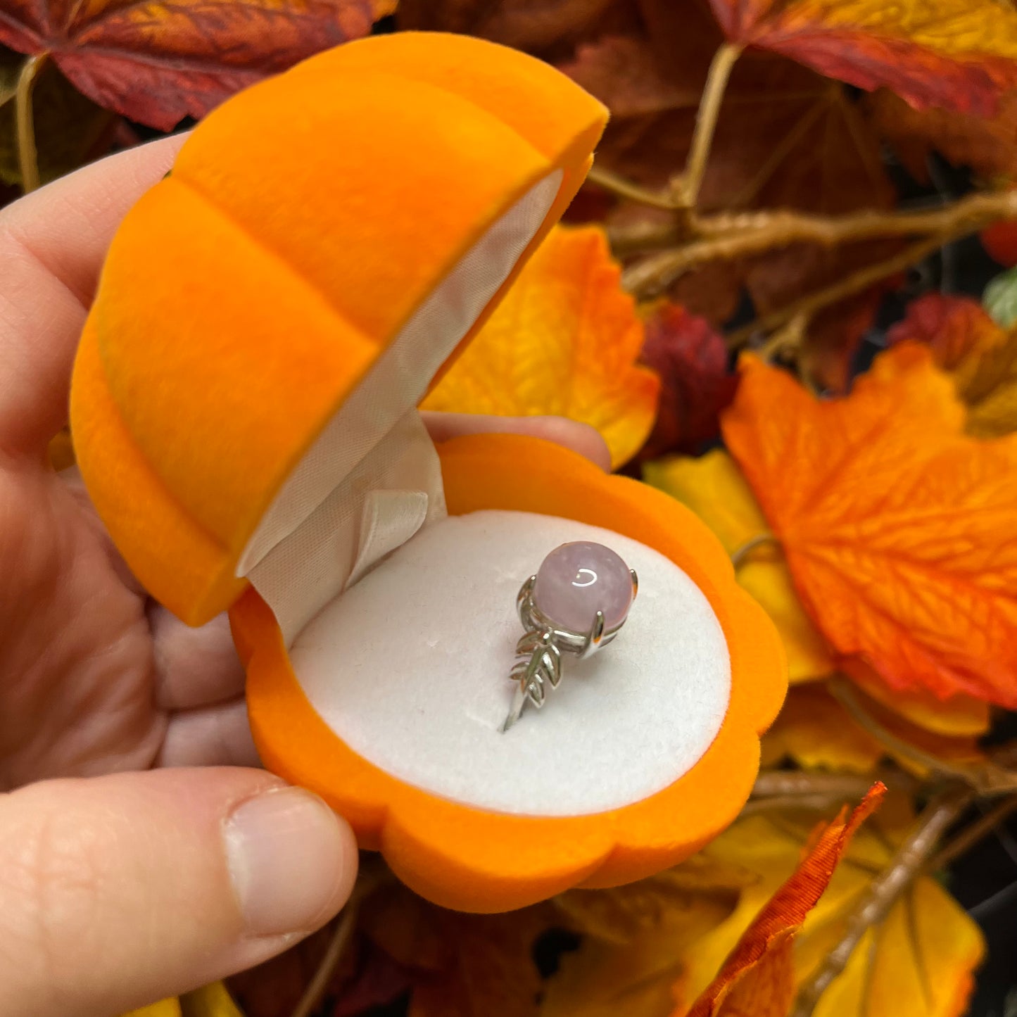 Anello in rame placcato argento in kunzite