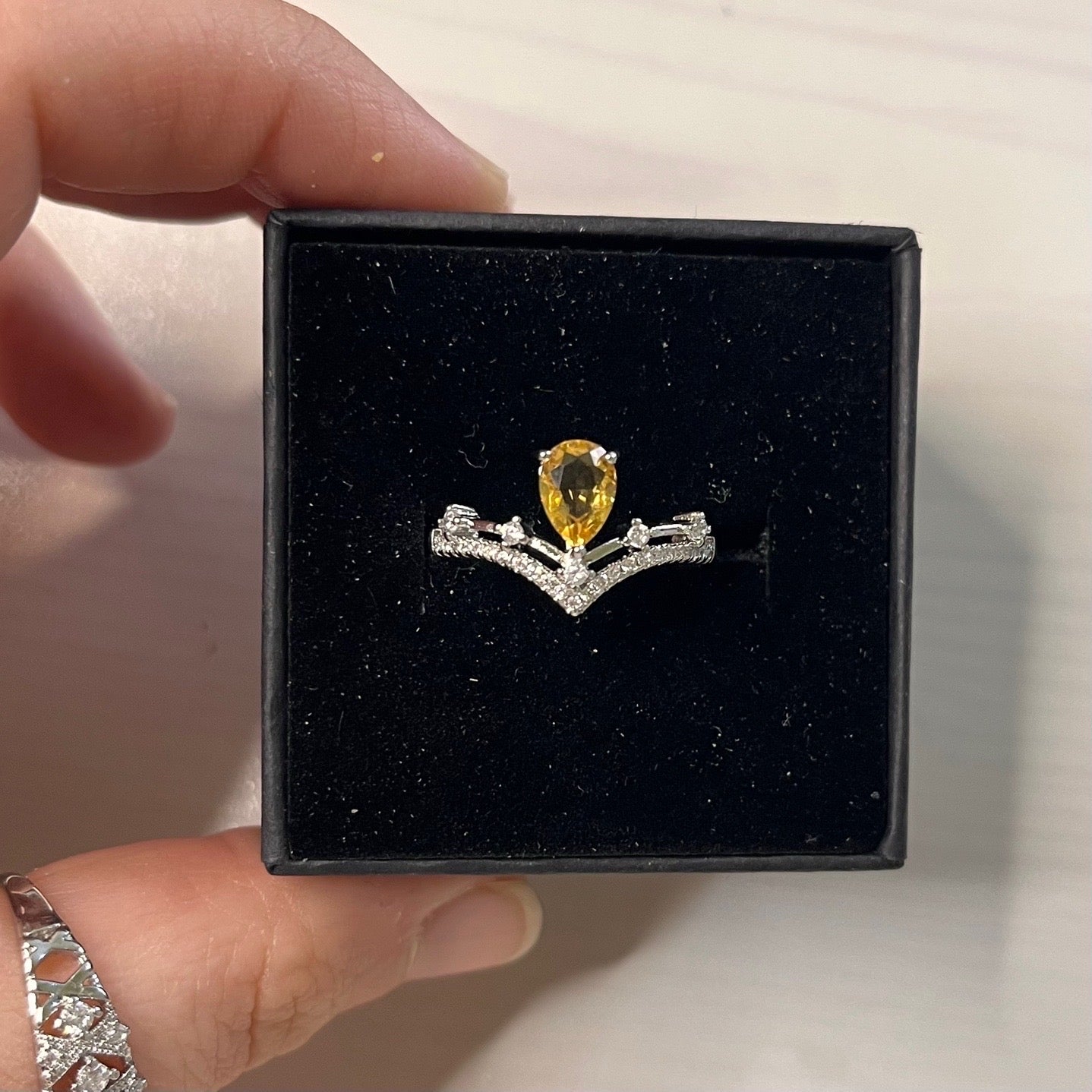 Anello in citrino (rame placcato argento)