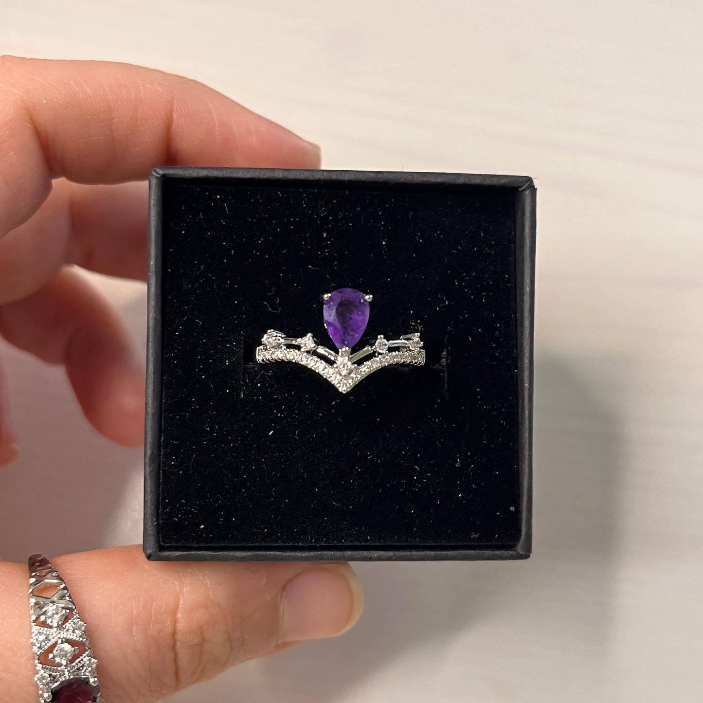 Anello in ametista (rame placcato argento)