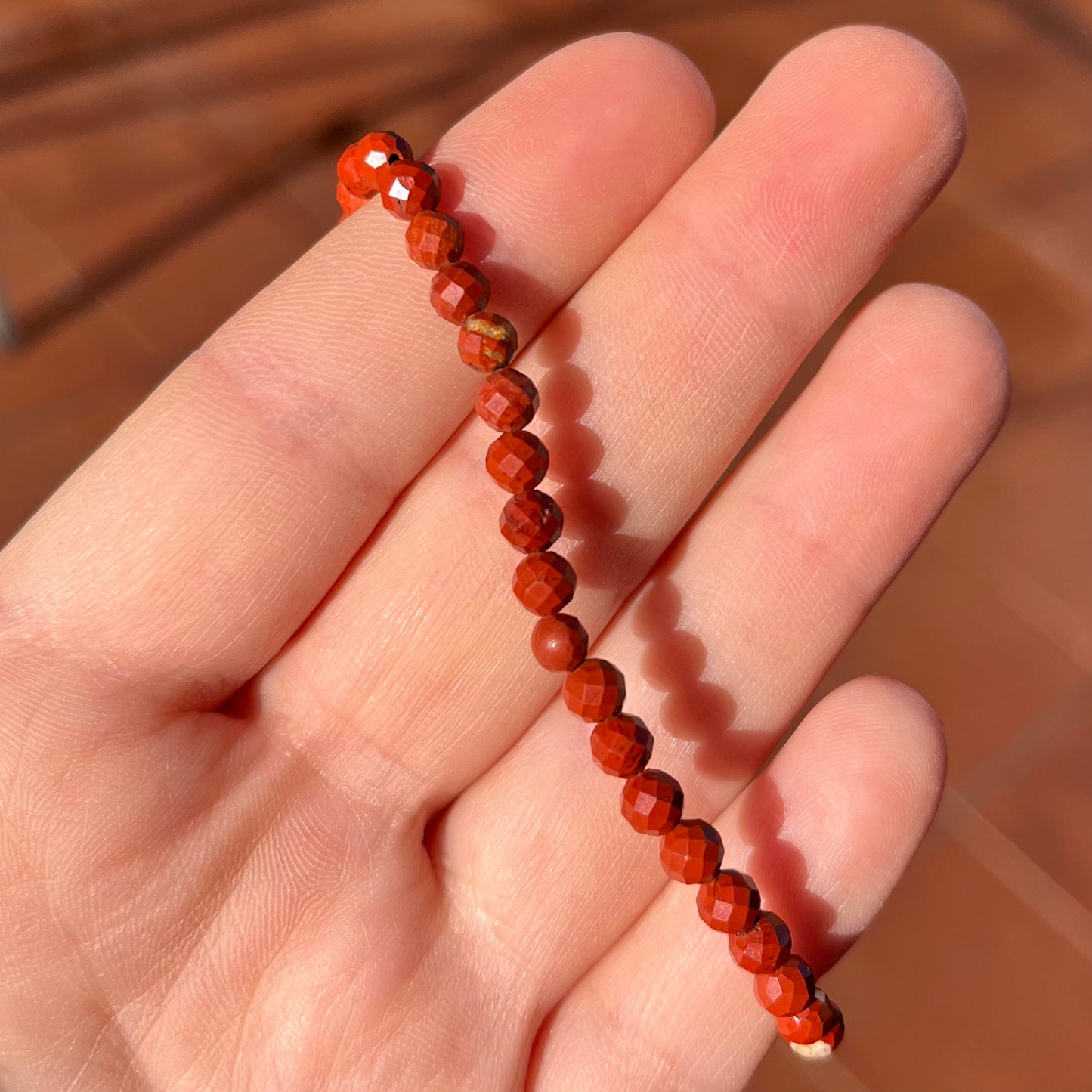 Bracciale sfaccettato in diaspro rosso